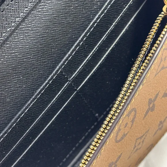 Louis Vuitton Reverse Book Woc Sold - Picture 12 of 16